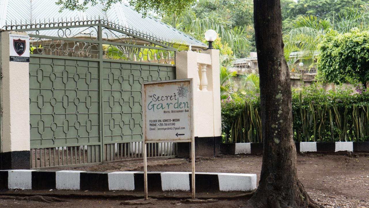 The Secret Garden Hotel Moshi Exteriör bild